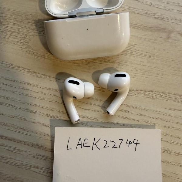 Apple AirPods Pro - MagSafe Case