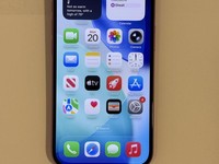 Apple iPhone 16