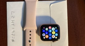 Good
													Apple Watch SE 1st Gen 40mm - Gold, A2351 - GPS, Aluminum, photo 3 of 5