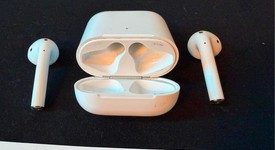 Used
													Apple AirPods 2nd Gen - Wireless Case, photo 5 of 8