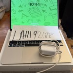 Good MacBook Air 2025 (M4) - 13 inch - 256 GB, Starlight, 16 GB, Apple M4