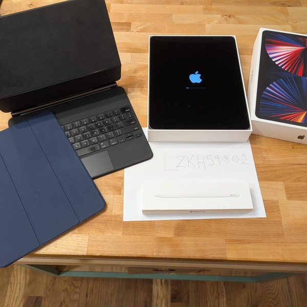 Apple iPad Pro 12.9 inch 5th Gen 2021 - Wi-Fi, 128 GB, Gray