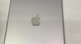 Mint
													Apple iPad Air - Wi-Fi, Silver, 16 GB, photo 3 of 7