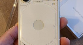 Mint
													Nothing Phone (2) - Unlocked, White, 256 GB, 12 GB, photo 3 of 7