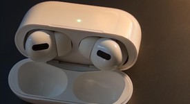 Used
													Apple AirPods Pro 1st Gen - Wireless Case, photo 5 of 8