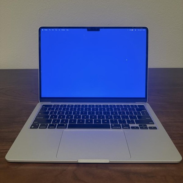 MacBook Air 2022 (M2) - 13 inch - 256 GB, Silver, 8 GB, Apple M2