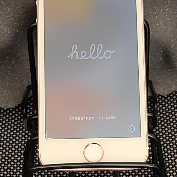 Apple iPhone SE 1st Gen 2016 - Unlocked, 64 GB, Rose Gold, A1662