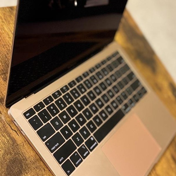 MacBook Air 2020 - 13 inch - 256 GB, Gold, 8 GB, Intel Core i5