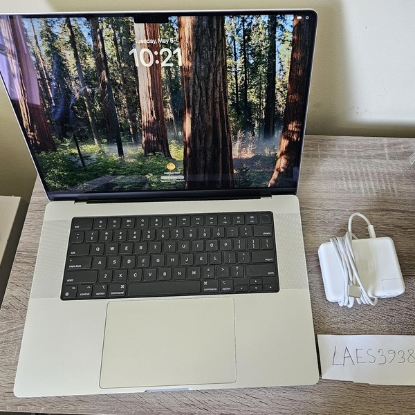 MacBook Pro 2023 - 16 inch - 512 GB, Gray, 16 GB, Apple M2 Pro 12-core