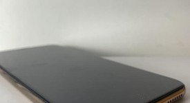 Good
													Apple iPhone Xs Max - Unlocked, Gold, 256 GB, A1921, photo 5 of 6