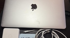 Good
													MacBook Pro 2020 - 13" - Apple M1, Silver, 1 TB, 16 GB, photo 2 of 9