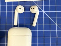 Apple AirPods 2nd Gen