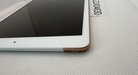 Mint
													Apple iPad 7th Gen - Unlocked, Gold, 32 GB, A2200, photo 5 of 10