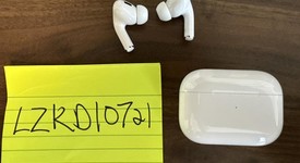 Used
													Apple AirPods Pro 2 - USB-C, photo 2 of 4