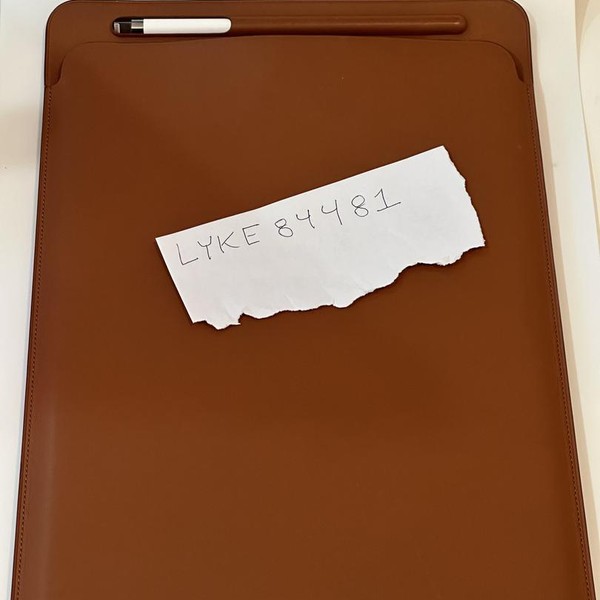 Apple iPad Pro 12.9 inch 2nd Gen 2017 - Unlocked, 512 GB, Silver