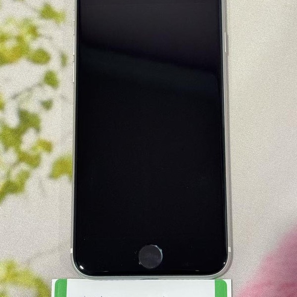 Apple iPhone SE 2nd Gen 2020 - Unlocked, White, 128 GB, A2275