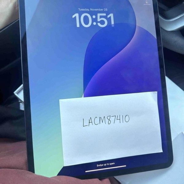 Apple iPad Pro 13 inch (M4) 2024 - Unlocked, 256 GB, Black, 8 GB, A2926, Standard Glass