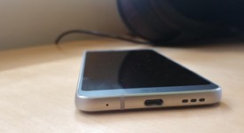 Good
													LG G6 - Unlocked, Silver, 32 GB, 4 GB, H873, photo 4 of 7