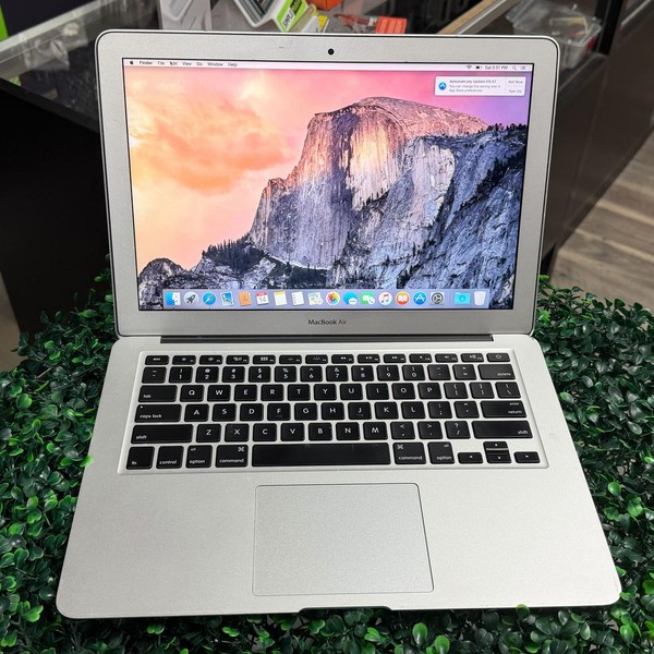 MacBook Air 2015 - 13 inch - 256 GB, Silver, 4 GB