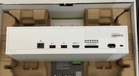 Mint
													Xbox Series S (2020) - White, 512 GB, photo 5 of 6