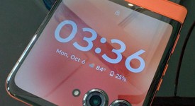 Mint
													Motorola Razr (2024) - Unlocked, Orange, 256 GB, 8 GB, photo 4 of 8