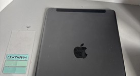 Good
													Apple iPad 9th Gen - Unlocked, Gray, 64 GB, A2603, photo 3 of 5