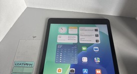 Good
													Apple iPad 9th Gen - Unlocked, Gray, 64 GB, A2603, photo 1 of 5