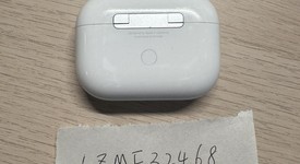 Used
													Apple AirPods Pro - Wireless Case, photo 4 of 5