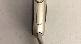 Good
													Apple Watch 1st Gen 42mm - Gold, 8 GB, A1554, Sport, photo 3 of 5
