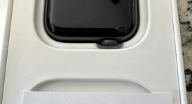 Good
													Apple Watch SE 1st Gen 40mm - Verizon, Gray, A2353 - Cellular, Aluminum, photo 5 of 8