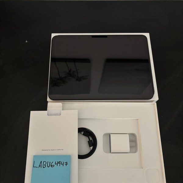 Apple iPad Pro 11 inch (M4) 2024 - Wi-Fi, 256 GB, Black, 8 GB, A2836, Standard Glass