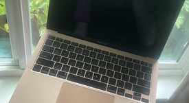 Good
													MacBook Air 2020 - 13" - I5, Gold, 512 GB, 8 GB, photo 2 of 6