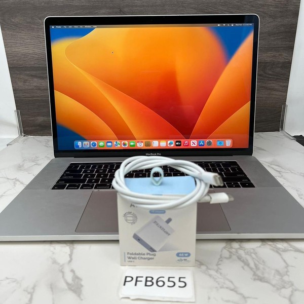 MacBook Pro 2017 (With Touch Bar) - 15 inch - I7, Silver, 512 GB, 16 GB