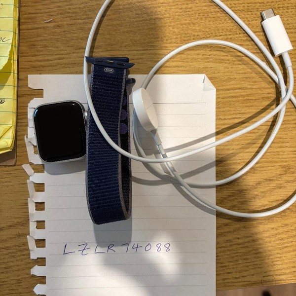 Apple Watch Series 5 40mm - Silver, A2092 - GPS, Aluminum