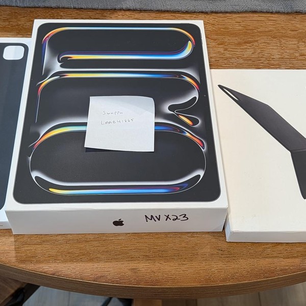 Apple iPad Pro 13 inch (M4) 2024 - Wi-Fi, 256 GB, Black, 8 GB, A2925, Standard Glass