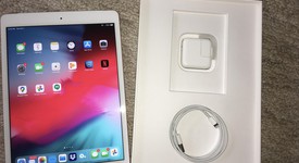 Mint
													Apple iPad 7th Gen - Unlocked, Gold, 32 GB, A2200, photo 4 of 11