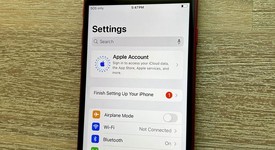 Good
													Apple iPhone SE 3rd Gen 2022 - Unlocked, Red, 128 GB, A2595, photo 3 of 12