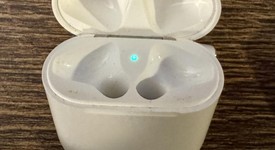 Used
													Apple AirPods 1st Gen - Lightning Case, photo 5 of 7