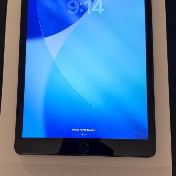 Apple iPad 9th Gen - Unlocked, 64 GB, Gray, A2603