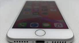 Mint
													Apple iPhone 7 - Unlocked, Silver, 32 GB, A1660, photo 3 of 12