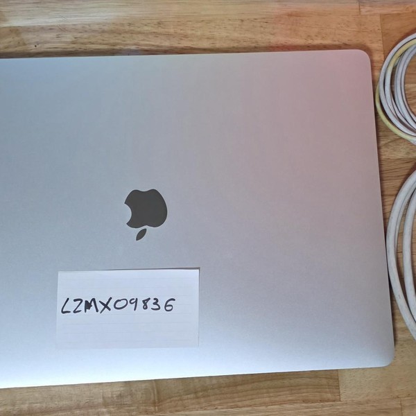 MacBook Pro 2019 - 16 inch - 1 TB, Silver, 16 GB, Intel Core i9