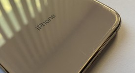 Good
													Apple iPhone Xs - Sprint, Gold, 64 GB, A1920, photo 4 of 9