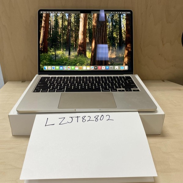 MacBook Air 2024 (M3) - 13 inch - 256 GB, Starlight, 8 GB, Apple M3, 8-core GPU