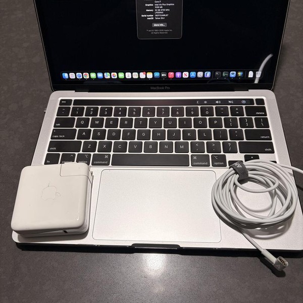 MacBook Pro 2020 - 13 inch - 512 GB, Silver, 32 GB, Intel Core i7