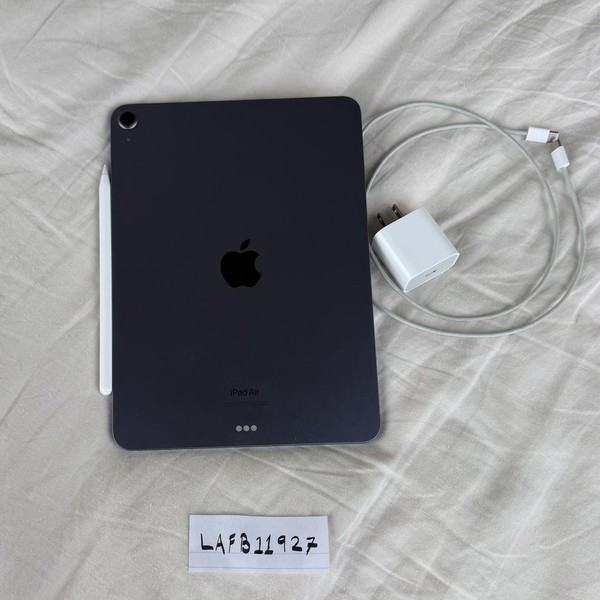 Apple iPad Air (5th Gen) - Wi-Fi, 64 GB, Purple, A2588