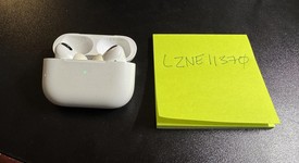 Used
													Apple AirPods Pro - Wireless Case, photo 2 of 3