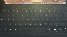 Mint
													Microsoft Surface Pro 11 - Black, 1 TB, 16 GB, photo 5 of 7