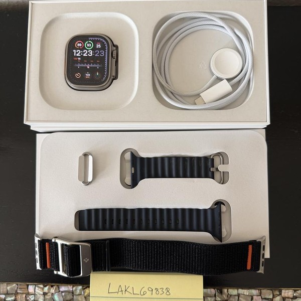 Apple Watch Ultra 49mm - Unlocked, Titanium, A2622