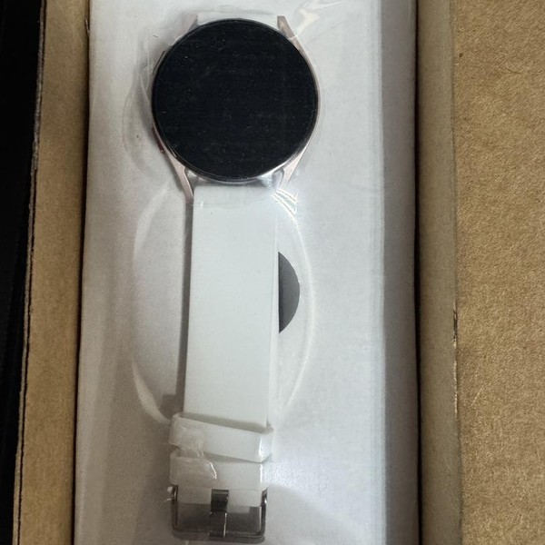 Samsung Galaxy Watch4 - Unlocked, Gold, 40mm