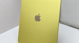 Good
													Apple iPad 11th Gen - Unlocked, Yellow, 128 GB, A3355, photo 3 of 5